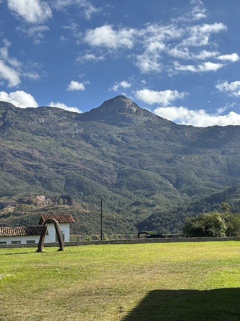 Serra e capela em Catas Altas